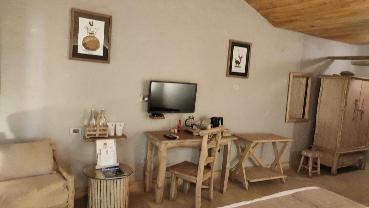 Meghauli Barahi Jungle Lodge מראה חיצוני תמונה