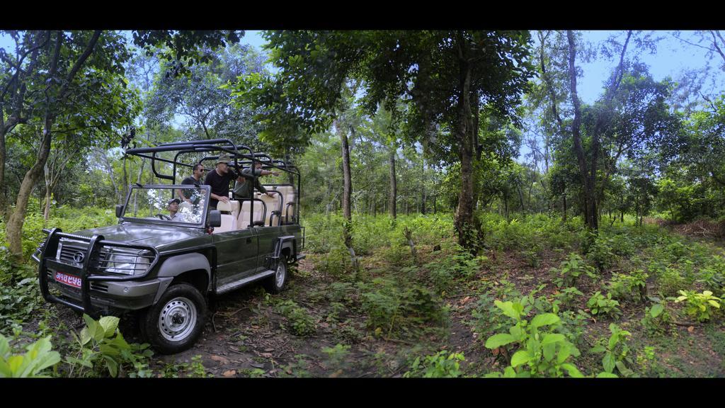 Meghauli Barahi Jungle Lodge מראה חיצוני תמונה