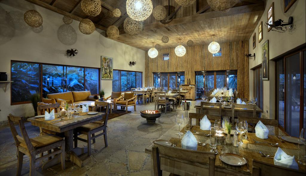 Meghauli Barahi Jungle Lodge מראה חיצוני תמונה