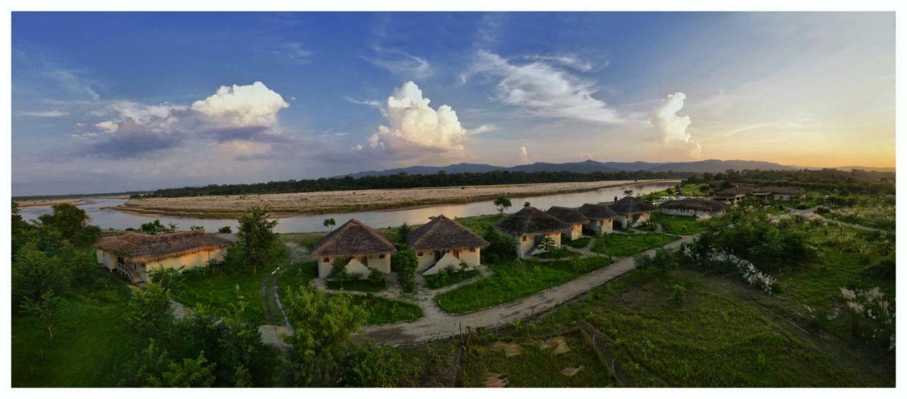 Meghauli Barahi Jungle Lodge מראה חיצוני תמונה