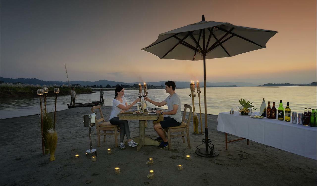 Meghauli Barahi Jungle Lodge מראה חיצוני תמונה