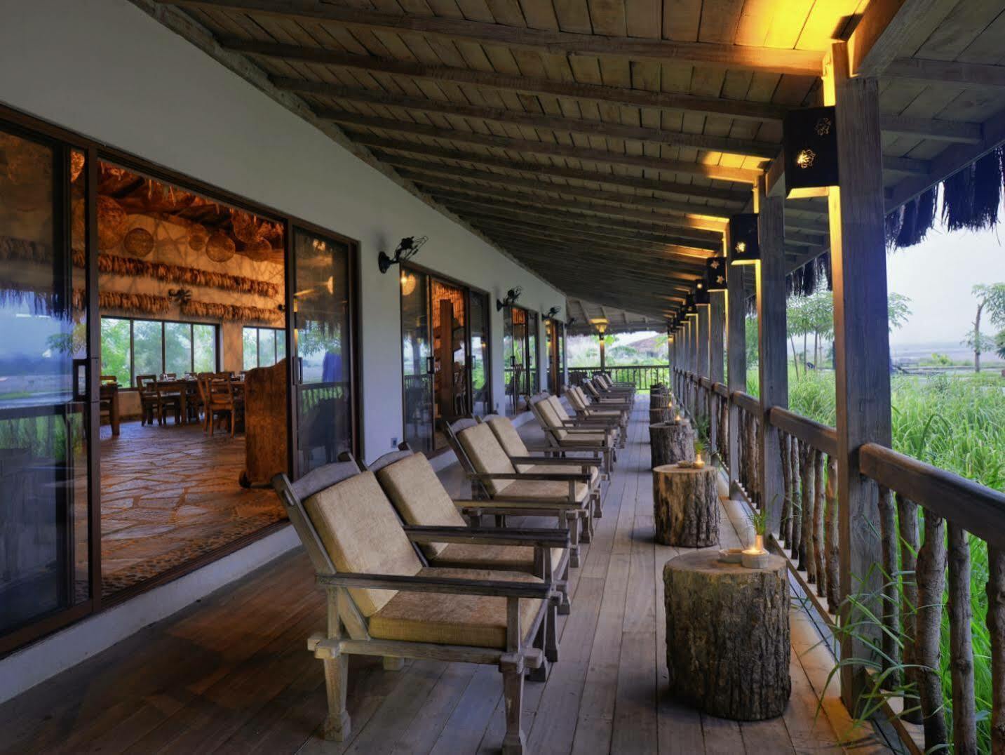 Meghauli Barahi Jungle Lodge מראה חיצוני תמונה